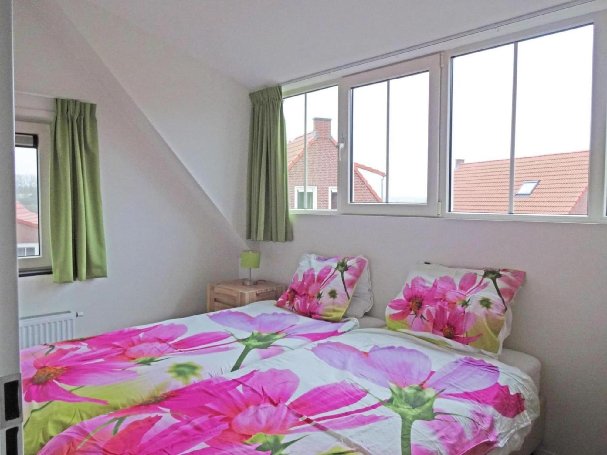 Vakantiehuis Mesmerising With Garden